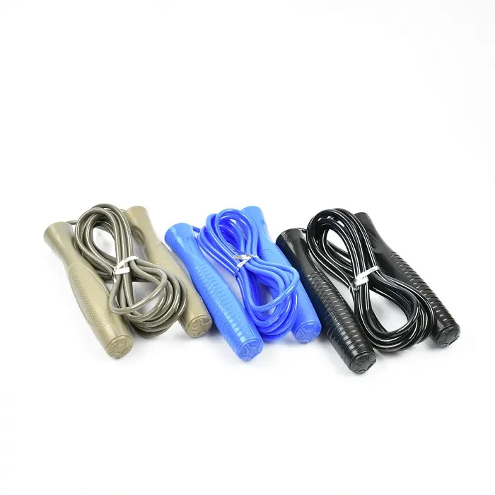 Скакалка резиновая 300 см с пластмассовой ручкой 5105