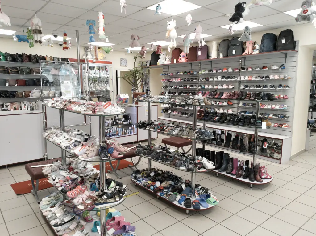 Зал детской обуви